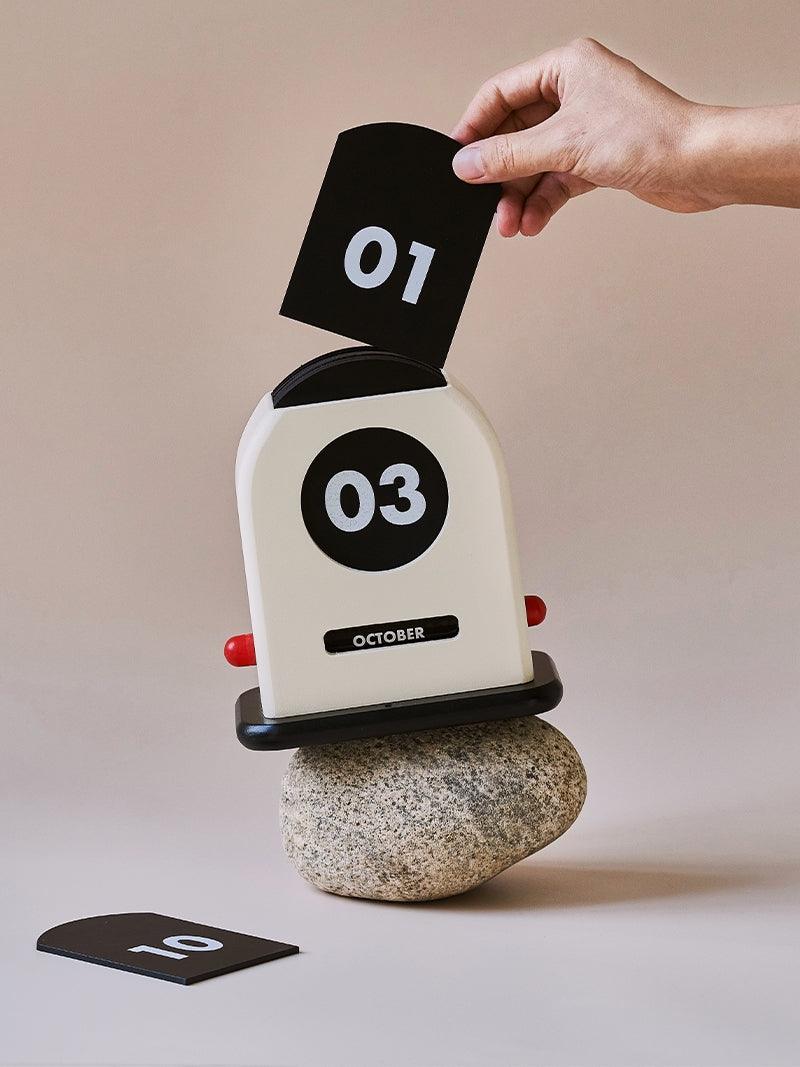 Retro Desk Calendar