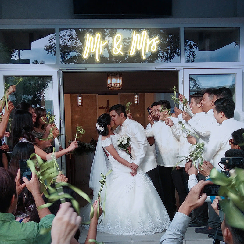 Mr & Mrs LED Neon Sign