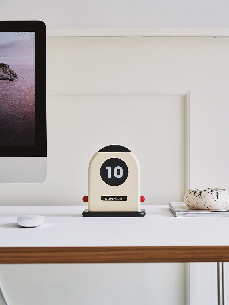 Retro Desk Calendar