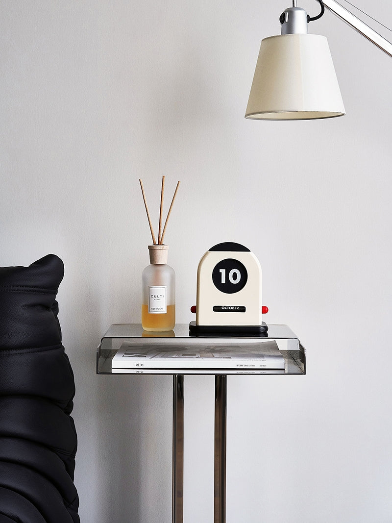 Retro Desk Calendar