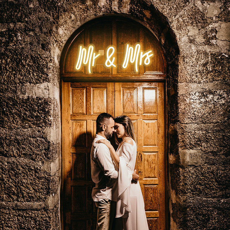 Mr & Mrs LED Neon Sign