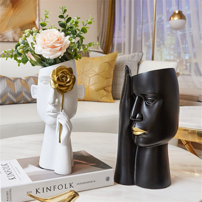 Jenson Vase - offbeatabode