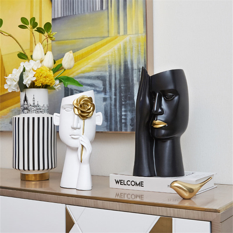 Jenson Vase - offbeatabode
