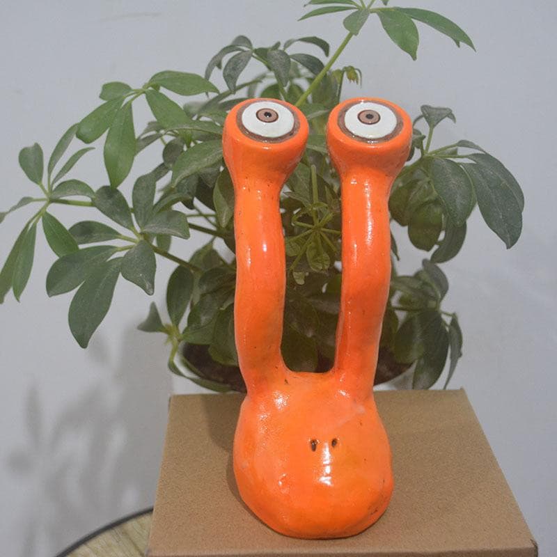 Peeping Snails - offbeatabode