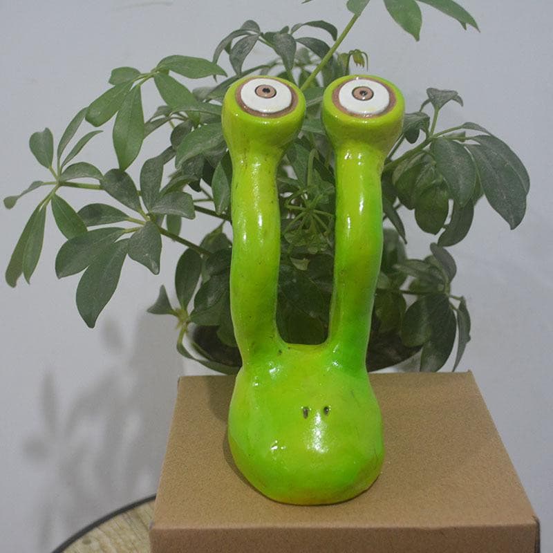Peeping Snails - offbeatabode
