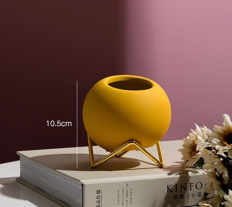 Round Planter With Gold Holder - offbeatabode