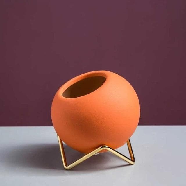 Round Planter With Gold Holder - offbeatabode